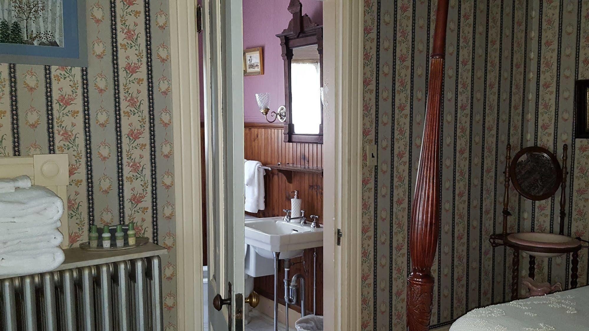 Holidae House Bed & Breakfast Bethel Exteriör bild